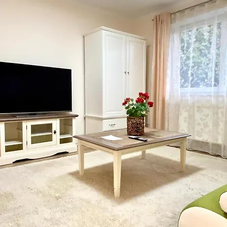 Im Erdgeschoss Apartment