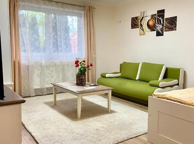 Im Erdgeschoss Appartement *